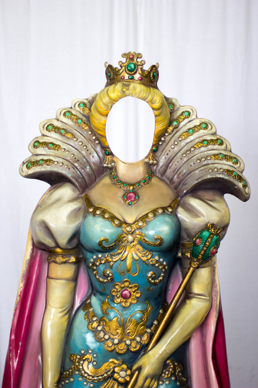 Photocutout Queen Kern Studios